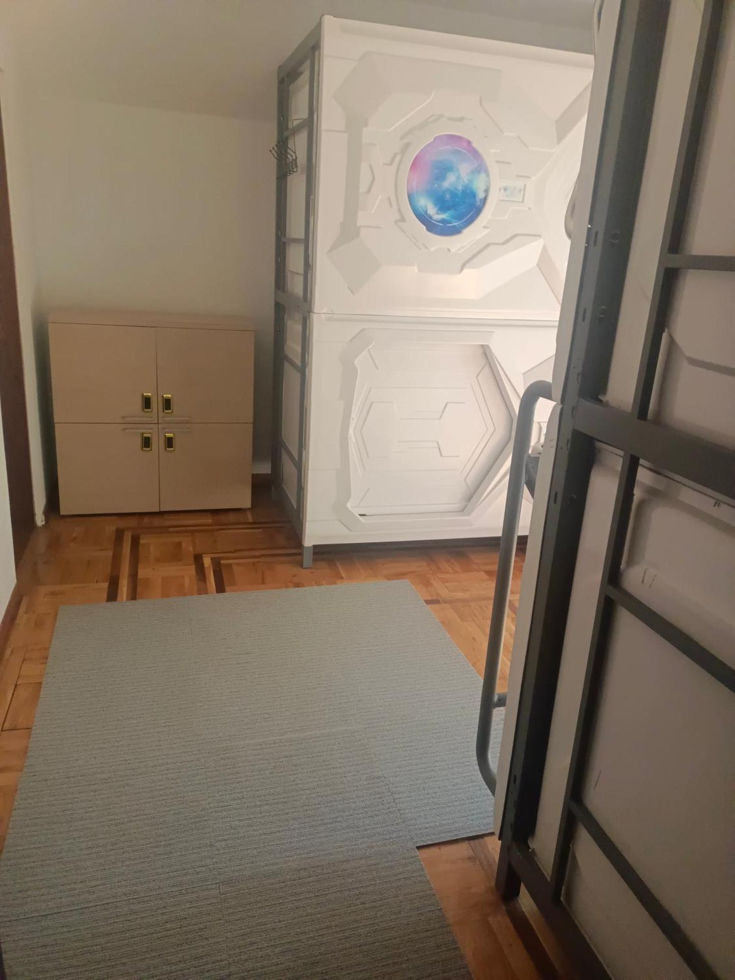 Panda Victor Space Capsule Hostel-Neo Nomad 贝尔格莱德 外观 照片