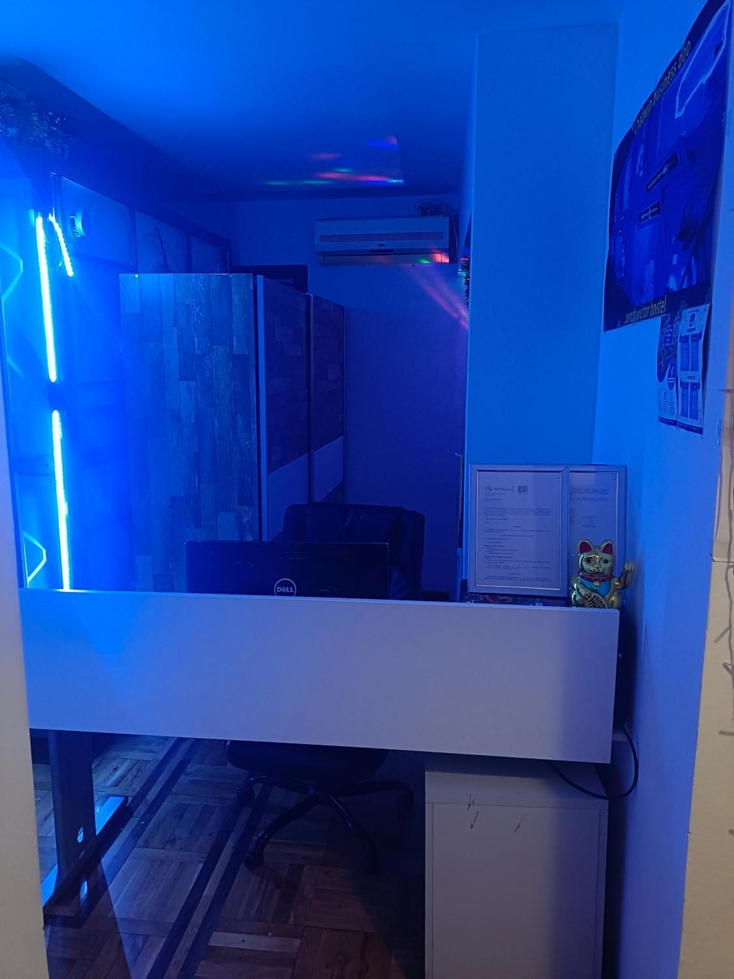 Panda Victor Space Capsule Hostel-Neo Nomad 贝尔格莱德 外观 照片